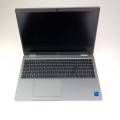 Dell Latitude 5520 – spodnia część z kratkami wentylacji