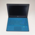 Laptop HP – spodnia część ze śrubami montażowymi