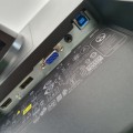Monitor Lenovo – lewa strona monitora i podstawa monitora