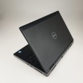 Dell Precision 7510 – tylna część obudowy, z tylnymi zawiasami i tylna krawędź obudowy