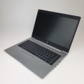 Laptop HP EliteBook 745 G5 – spód laptopa i otworami wentylacji