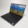 Laptop Dell XPS 13 9380 – widok z przodu otwarty ekran i klawisze funkcyjne