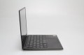 Dell XPS 13 7390 – część tylna obudowy, z otworem wylotowym wentylacji z kratką wentylacji