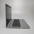 HP ProBook 450 G7 – przód laptopa rozłożony wyświetlacz i klawisze