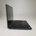 Lenovo – tylna krawędź, z zawiasami matrycy i logo producenta