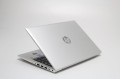 HP ProBook 440 G9 – lewa strona laptopa z dostępem do portów i otworami wentylacji