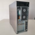 PC HP – lewy bok komputera z kratką wentylacji