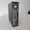 HP 8300 USFF – widok z tyłu z gniazdami płyty głównej