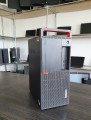 Lenovo M920T – widok z lewej strony gładki panel