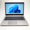 Laptop HP EliteBook 840 G6 – tył laptopa, z mocowaniem ekranu i tylna część laptopa