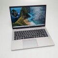 HP EliteBook 840 G8 – spód laptopa ze śrubami montażowymi