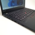 Laptop Lenovo ThinkPad T14 Gen – spód laptopa ze śrubami montażowymi