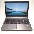 Fujitsu LifeBook E756 – laptop poleasingowy 15,6 cala, przód laptopa