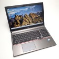 Laptop Fujitsu LifeBook E756 – po złożeniu, klapa górna matowa