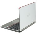 Laptop Fujitsu LifeBook E756 – po złożeniu, klapa górna matowa