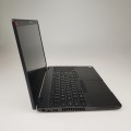 Laptop Dell Latitude 5501 – po złożeniu, obudowa od góry z teksturą obudowy