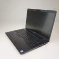 Laptop Dell Latitude 5501 – spód obudowy i otworami wentylacji
