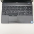 Dell Latitude 5501 – klawiatura biznesowa z pełnym blokiem cyfr