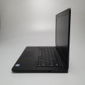 Laptop Dell Latitude 5490 – prawa strona laptopa z portami USB i czytnikiem kart SD