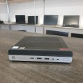 HP 800 G4 – po prawej stronie zamknięty panel