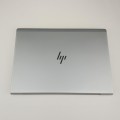 HP EliteBook 840 G5 – mechanizm zawiasów i wentylacja tylna