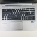 HP EliteBook 840 G5 – logo producenta na wieku obudowy