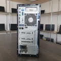 PC Dell 7070 Tower – prawy bok obudowy z otworami montażowymi