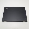 Laptop Lenovo ThinkPad Yoga X390 – od przodu rozłożony wyświetlacz i klawisze
