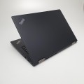 Lenovo ThinkPad Yoga X390 – lewa strona obudowy z gniazdami USB do peryferiów