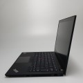 Laptop Lenovo ThinkPad T495 – ujęcie z lewej strony z portami i otworami wentylacji