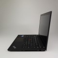 Lenovo ThinkPad T14 Gen – ujęcie z prawej strony z dostępem do portów USB i wyjściem wideo