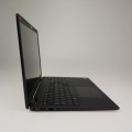 Dell Latitude 3520 – prawy bok obudowy ze złączami USB do podłączenia akcesoriów