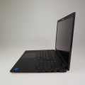 Dell Latitude 3520 – tył laptopa, z otworem wylotowym wentylacji z kratką wentylacji