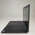 Dell Latitude 3500 – po prawej stronie z dostępem do portów USB do podłączenia akcesoriów
