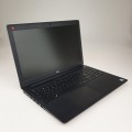 Dell Latitude 3500 – od spodu z głośnikami i wentylacją