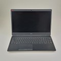 Laptop Dell Precision 7550 – tył laptopa, z otworem wylotowym wentylacji