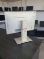 Monitor Fujitsu B24W-7 – lewy bok obudowy i podstawa monitora