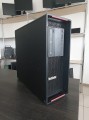 Komputer Lenovo P500 32GB – widok z przodu z przyciskiem zasilania
