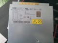 PC Lenovo P500 32GB – lewy bok obudowy z zatrzaskami montażowymi