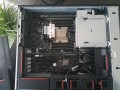 PC Lenovo P500 32GB – prawa strona z otworami montażowymi