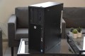 PC HP – prawa strona z naklejką serwisową