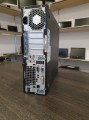 Komputer HP 600 G2 – lewy bok obudowy z otworami wentylacji