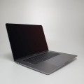 Laptop Apple MacBook Pro A1707 – tylna część obudowy, z mocowaniem ekranu i tylna krawędź obudowy
