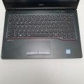Laptop Fujitsu LifeBook U747 – klawiatura wyspowa kompaktowa