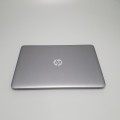 HP EliteBook 850 G4 – lewa strona obudowy z dostępem do portów USB i wentylacją