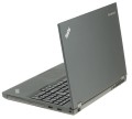 Lenovo ThinkPad T540p – ujęcie z tyłu, z otworem wylotowym wentylacji i naklejka znamionowa