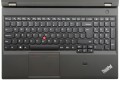 Laptop Lenovo ThinkPad T540p – zbliżenie na porty USB i gniazdo zasilania