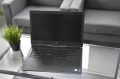 Laptop Dell Precision 7710 – prawa strona laptopa ze złączami i gniazdem Kensington