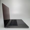 Apple MacBook Pro A1707 – lewy bok z gniazdami i gniazdem audio jack