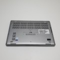 Dell Latitude 5410 – z zamkniętą klapą, górna część obudowy z teksturą obudowy